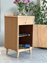 Load image into Gallery viewer, Single Pedestal/Side Table