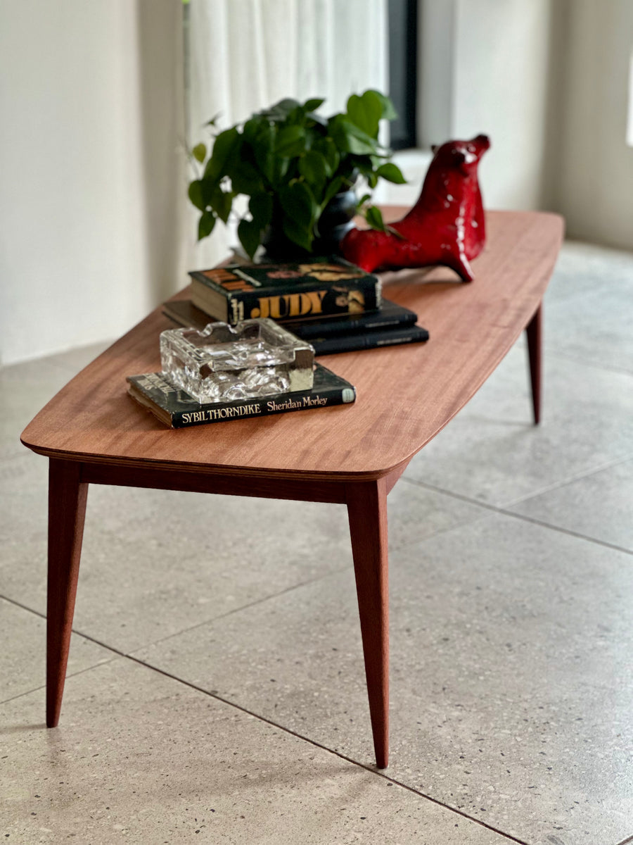 Mid-Century Surfboard Style Coffee Table – RE-TREND