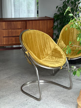 Load image into Gallery viewer, Pair of 70’s Italian-Style Chairs