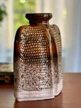 Load image into Gallery viewer, Retro Textured Pottery Vase