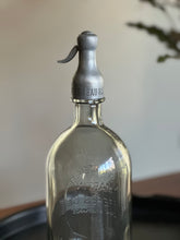 Load image into Gallery viewer, Vintage Soda Syphon