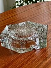 Load image into Gallery viewer, Retro Clear Crystal Hexagonal Ashtray