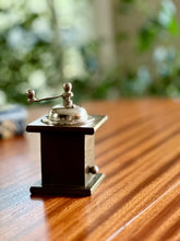 Load image into Gallery viewer, Pepper Grinder - Petite