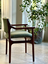 Load image into Gallery viewer, Occasional Chair