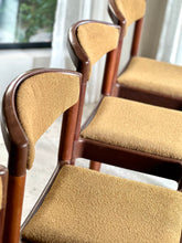Load image into Gallery viewer, Stackable Set Of Four Dining chairs