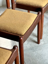 Load image into Gallery viewer, Stackable Set Of Four Dining chairs