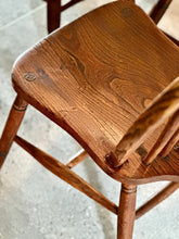 Load image into Gallery viewer, Set of Vintage Eight Windsor Spindle Chairs