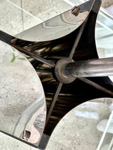 Load image into Gallery viewer, Sciolari Table Lamp