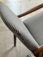 Load image into Gallery viewer, Pair of Parker Knoll Armchairs - In Houndstooth