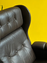 Load image into Gallery viewer, Vintage Danish Swivel Chair
