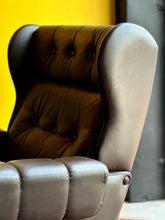 Load image into Gallery viewer, Vintage Danish Swivel Chair