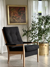 Load image into Gallery viewer, Cintique Armchair