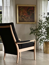 Load image into Gallery viewer, Cintique Armchair