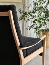 Load image into Gallery viewer, Cintique Armchair