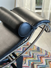 Load image into Gallery viewer, LC4 Le Corbusier Chaise Longue