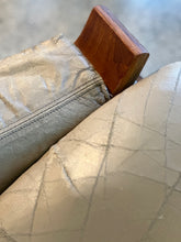 Load image into Gallery viewer, Kroken Chair with Footrest
