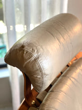 Load image into Gallery viewer, Kroken Chair with Footrest