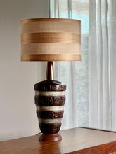 Load image into Gallery viewer, Retro Table Lamp
