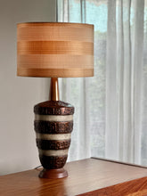 Load image into Gallery viewer, Retro Table Lamp