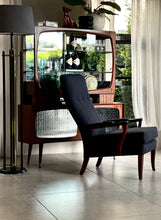 Load image into Gallery viewer, High Back Parker Knoll Armchair