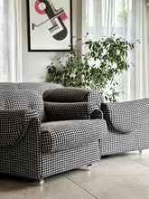 Load image into Gallery viewer, Pair Retro Armchairs