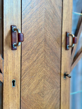 Load image into Gallery viewer, Retro Art Deco Display/Drinks Cabinet.