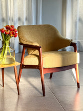 Load image into Gallery viewer, Occasional Armchair