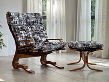 Load image into Gallery viewer, Scandinavian Style Lounge Chair & Ottoman