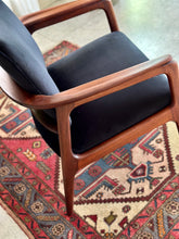 Load image into Gallery viewer, Solid Wood armchair in Black Velvet