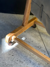 Load image into Gallery viewer, Dumb Valet by Corby of Windsor