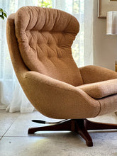 Load image into Gallery viewer, Grafton Everest Chair & Ottoman