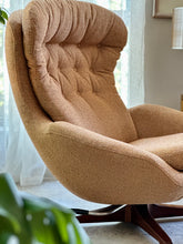 Load image into Gallery viewer, Grafton Everest Chair & Ottoman