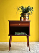 Load image into Gallery viewer, Vintage Pedestal