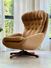 Load image into Gallery viewer, Grafton Everest Chair & Ottoman