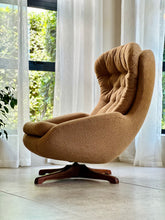 Load image into Gallery viewer, Grafton Everest Chair & Ottoman