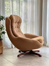 Load image into Gallery viewer, Grafton Everest Chair & Ottoman