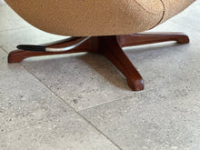 Load image into Gallery viewer, Grafton Everest Chair & Ottoman