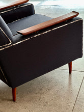Load image into Gallery viewer, Retro Feature Chair