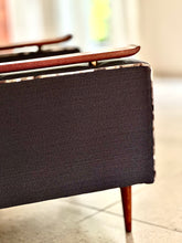 Load image into Gallery viewer, Retro Feature Chair