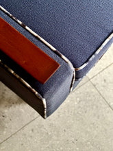 Load image into Gallery viewer, Retro Feature Chair