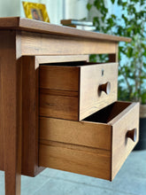 Load image into Gallery viewer, Oak Retro Desk