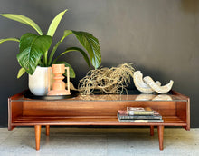 Load image into Gallery viewer, DS Vorster Coffee table