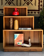 Load image into Gallery viewer, Small Vintage Bookshelf