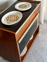 Load image into Gallery viewer, Vintage Salton, Entertainer Food Warmer