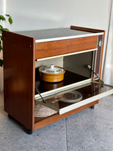 Load image into Gallery viewer, Vintage Salton, Entertainer Food Warmer