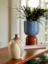 Load image into Gallery viewer, Retro Pottery Vase