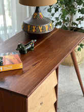 Load image into Gallery viewer, Retro Desk