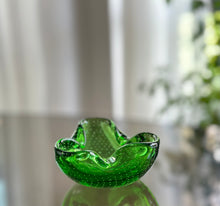 Load image into Gallery viewer, Archimede Seguso Murano Italy Art Glass Bowl