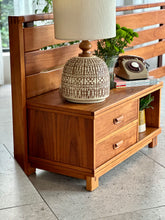 Load image into Gallery viewer, Walnut King Bed Set
