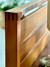 Load image into Gallery viewer, Walnut King Bed Set